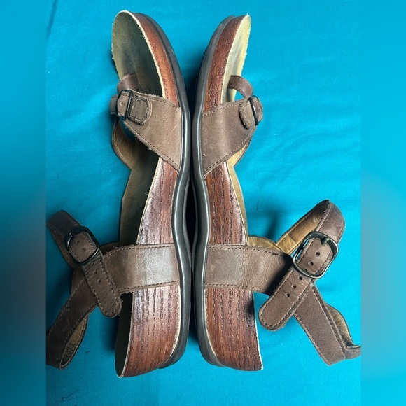 SAS PAMPA TOE LOOP CHOCOLATE LEATHER LOW WEDGE SANDAL
Size 10.5 - Picture 6 of 10